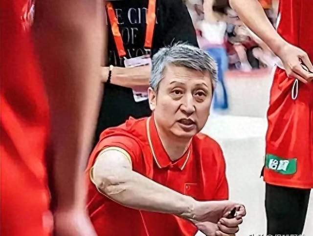 中国男篮险胜沙特挺进亚运会四强，比赛背后有哪些隐忧？