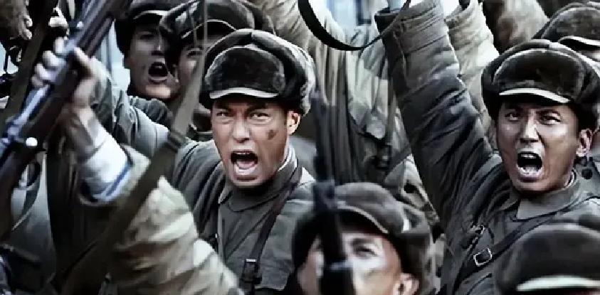 1938年，一次白刃战中，一名身高1米92，体重200斤的中国战士，突然大喊着杀