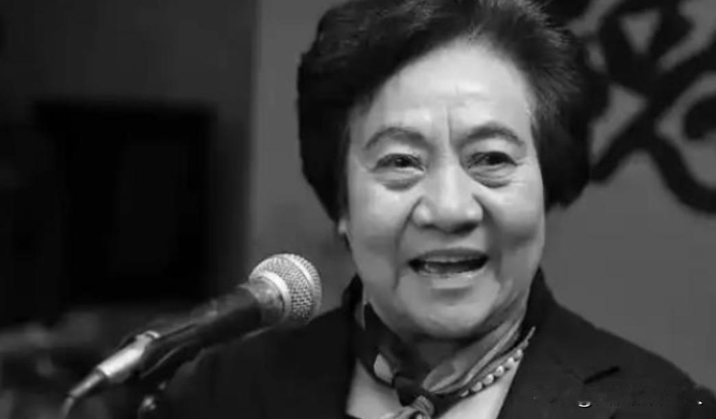 平民总理吴桂贤逝世了，百姓在网上自发举行了各种悼念活动，说实话，那年代的干部，大