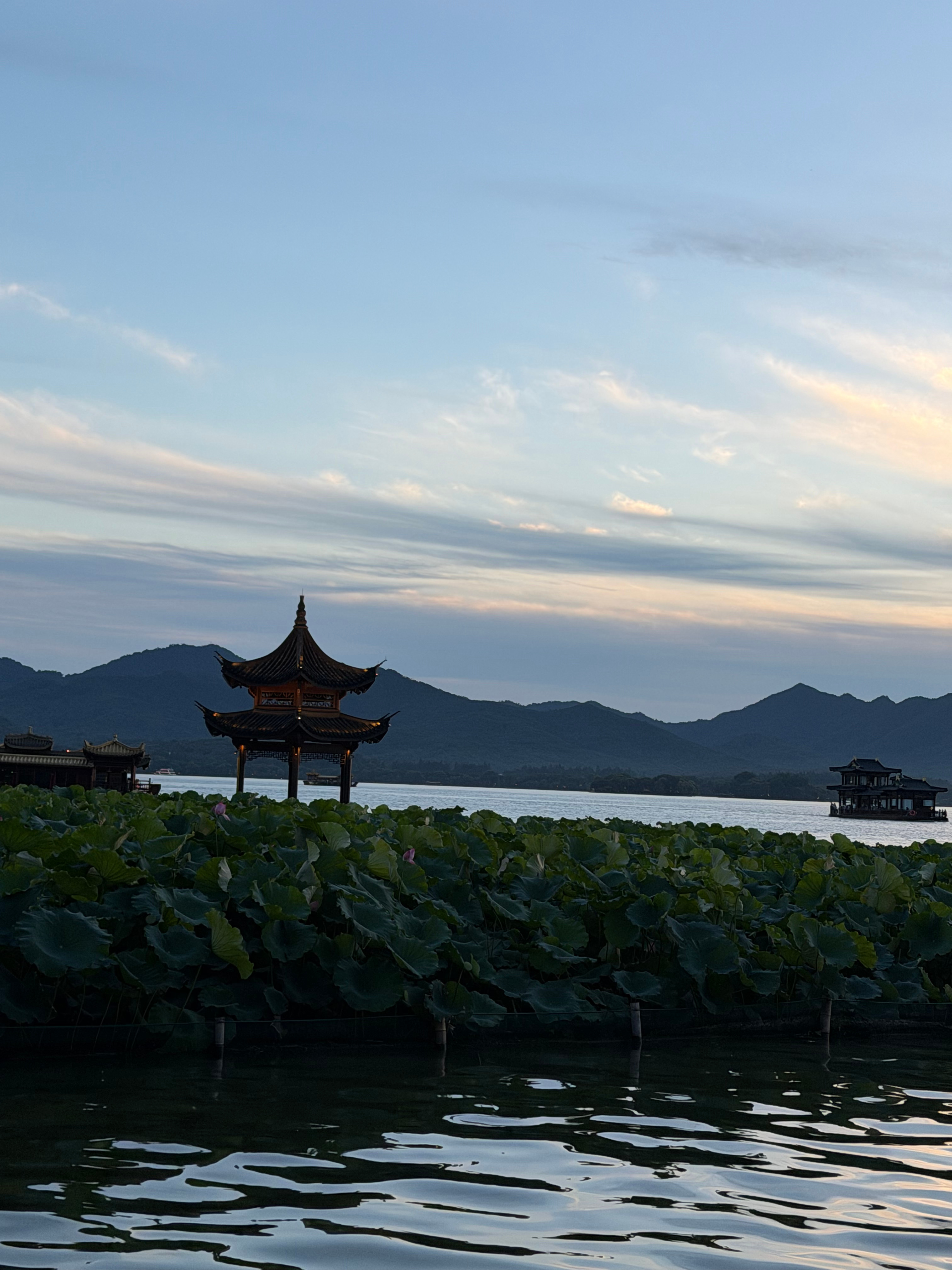 等晚霞 