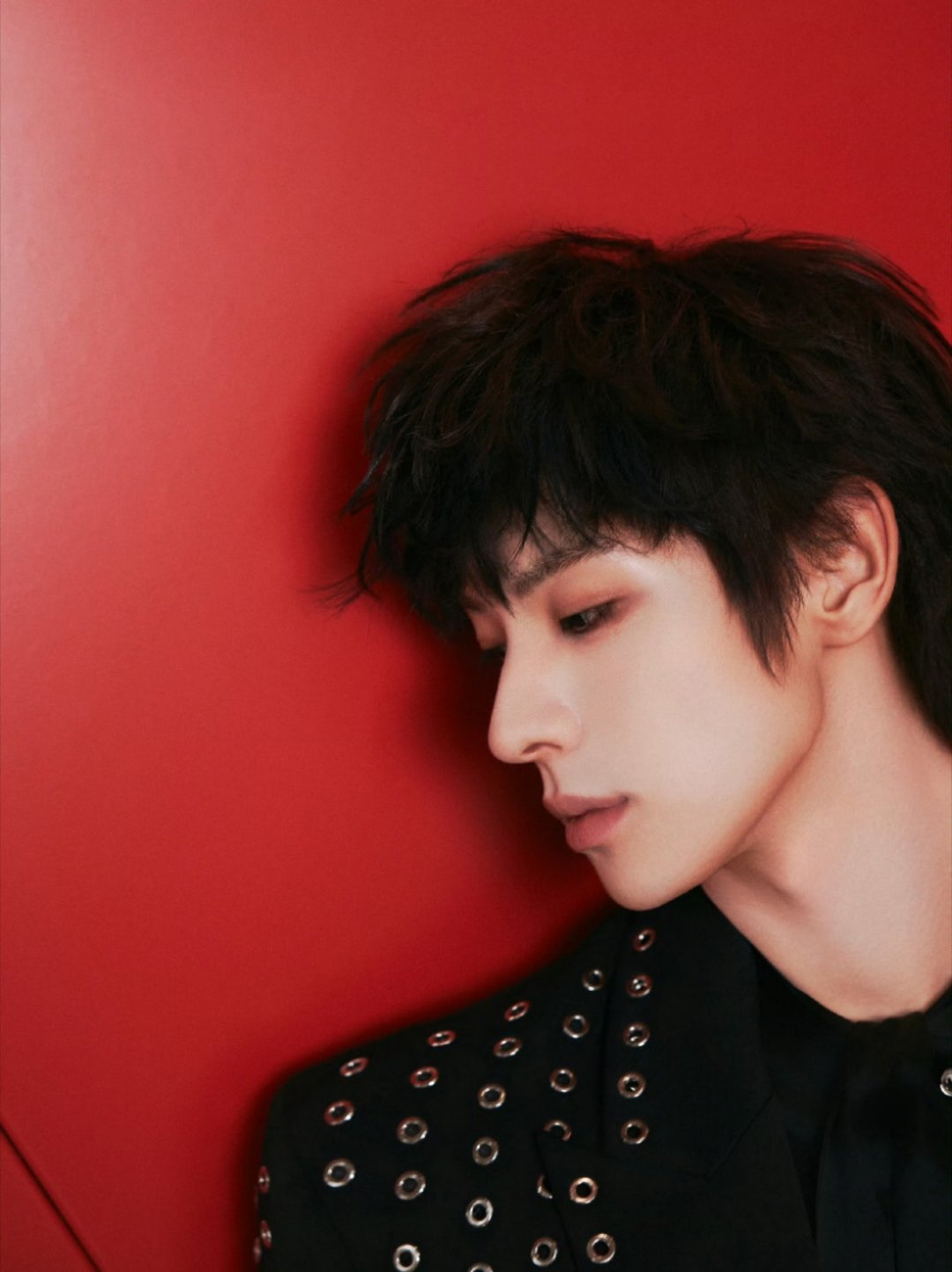 哥你真是又帅又萌 [爱你]帅就一个字[爱慕]颜安你好帅！又解锁新的西装look了