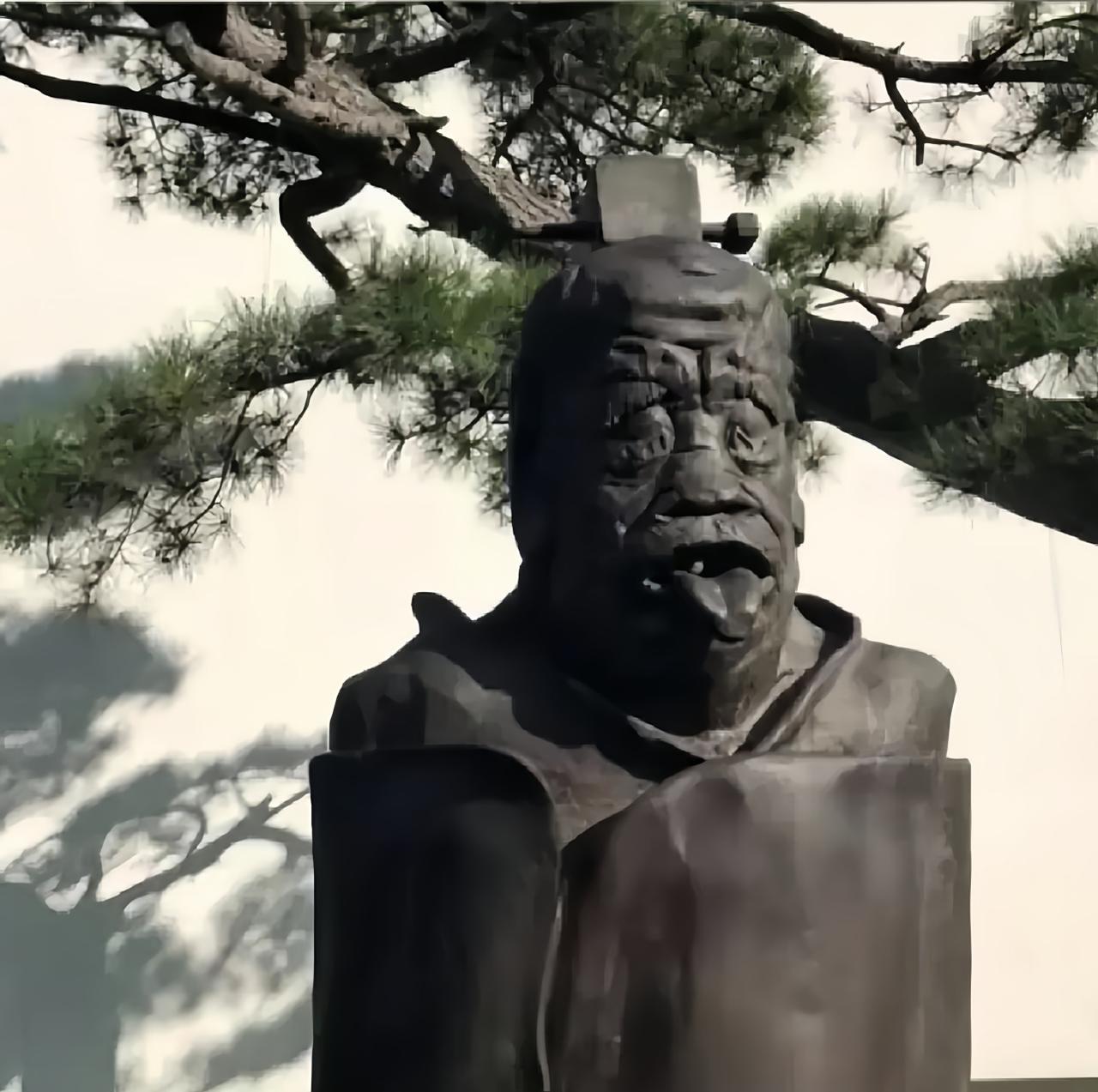 我觉得人民大众还是知道什么是美丑的。
反正我看了这尊林肯像就心生敬仰，看到美国总