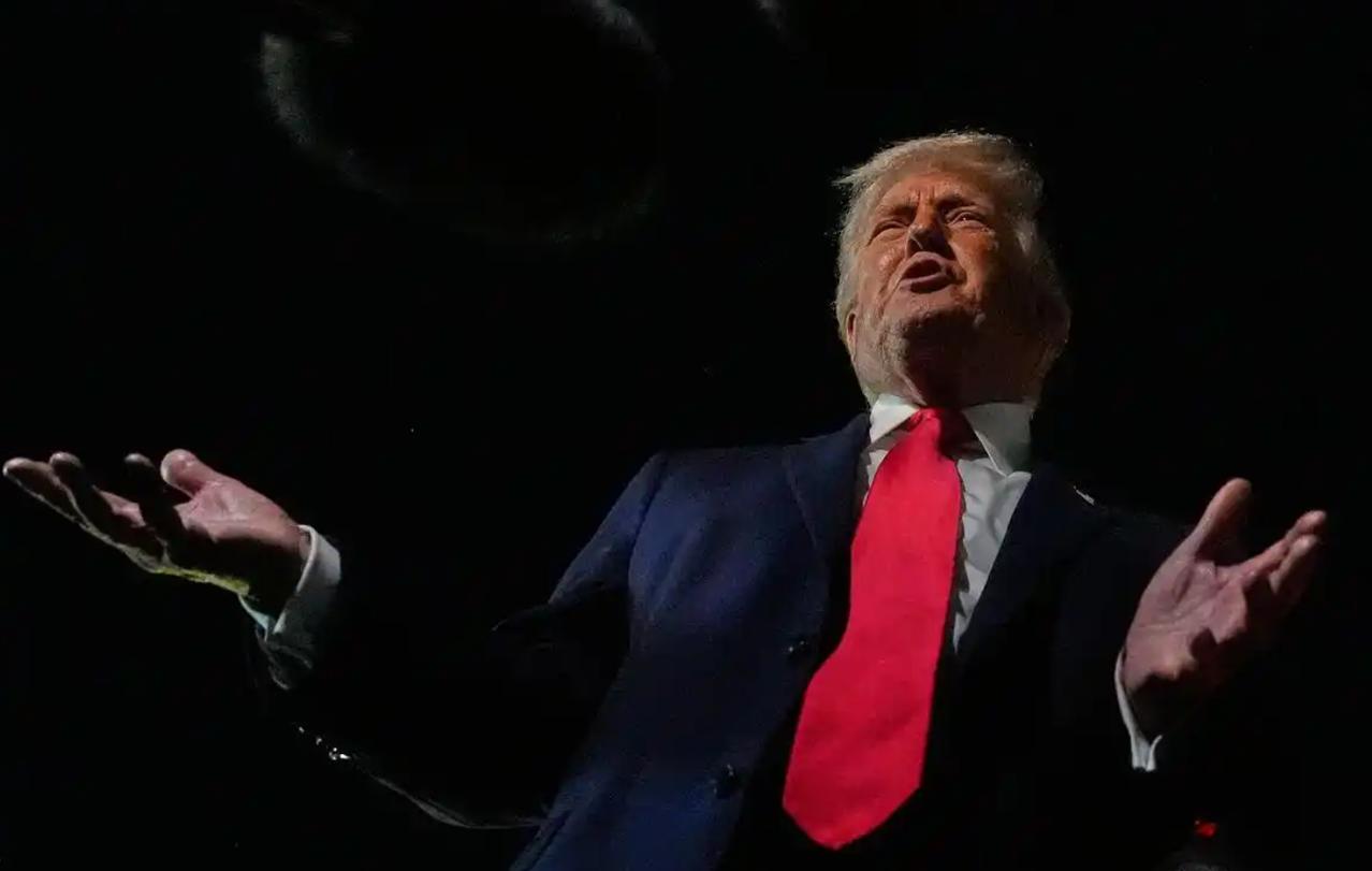 一个细节暴露，美国没有准备打地面战。

美国要在中东部署三艘航母，又派出上万人的