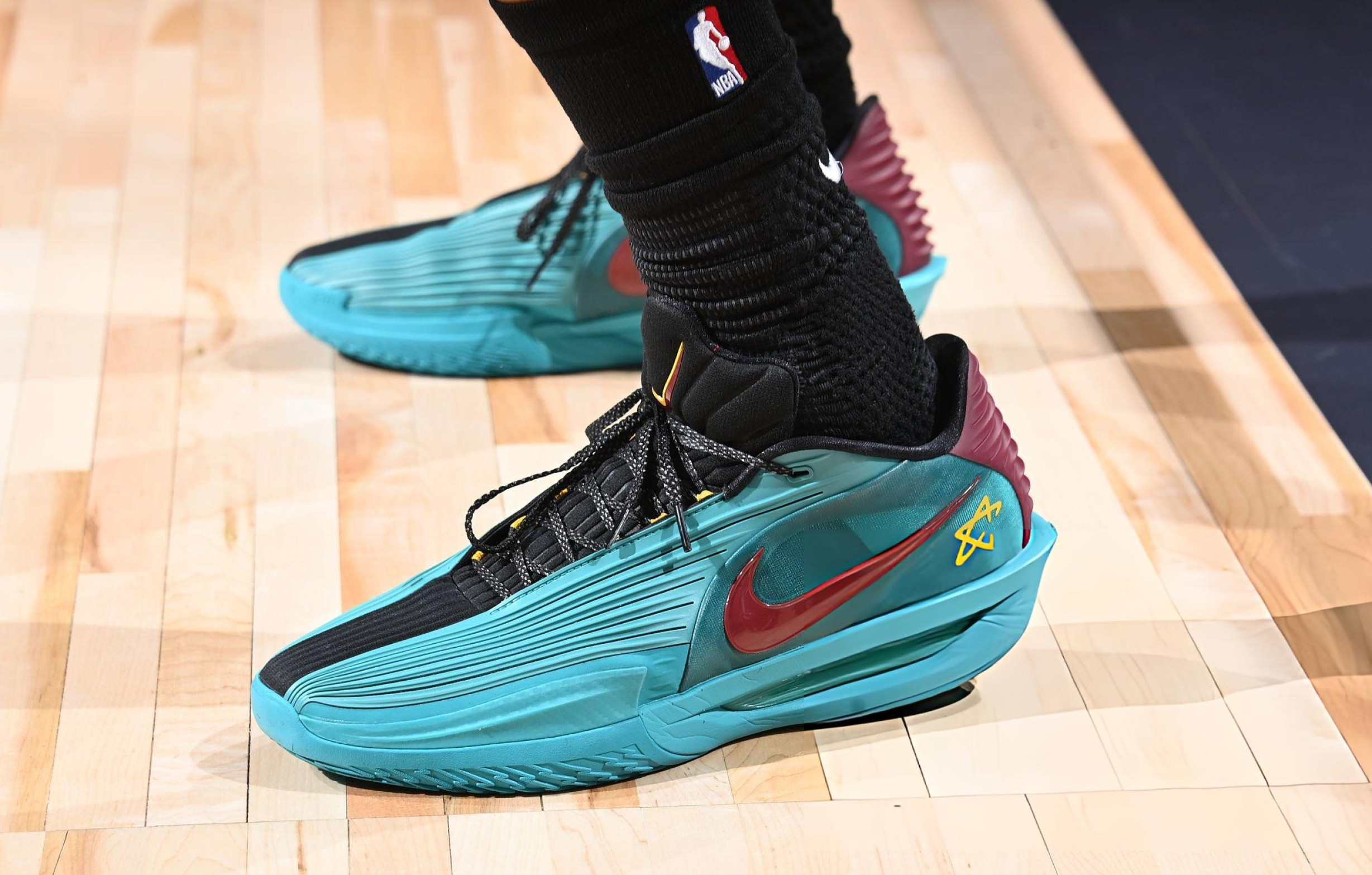 凯德·坎宁安今日再度上脚一双个人专属的 Nike G.T. Cut 3 Turb