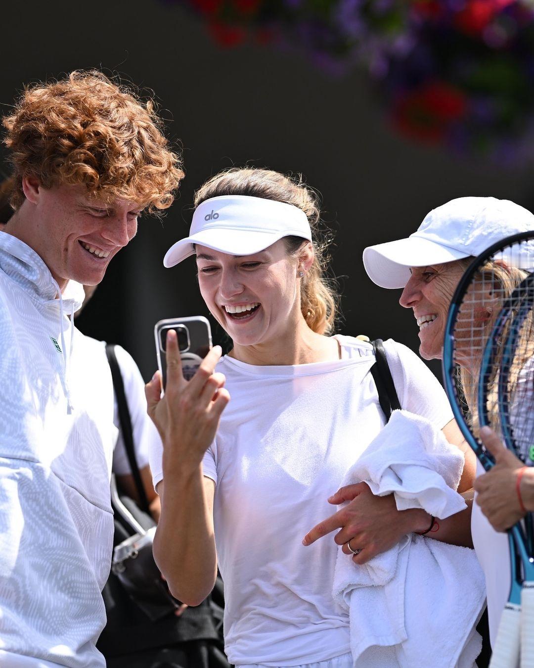 辛纳&卡琳斯卡娅 很甜！#网球##温网2024##wta[超话]# ​​​