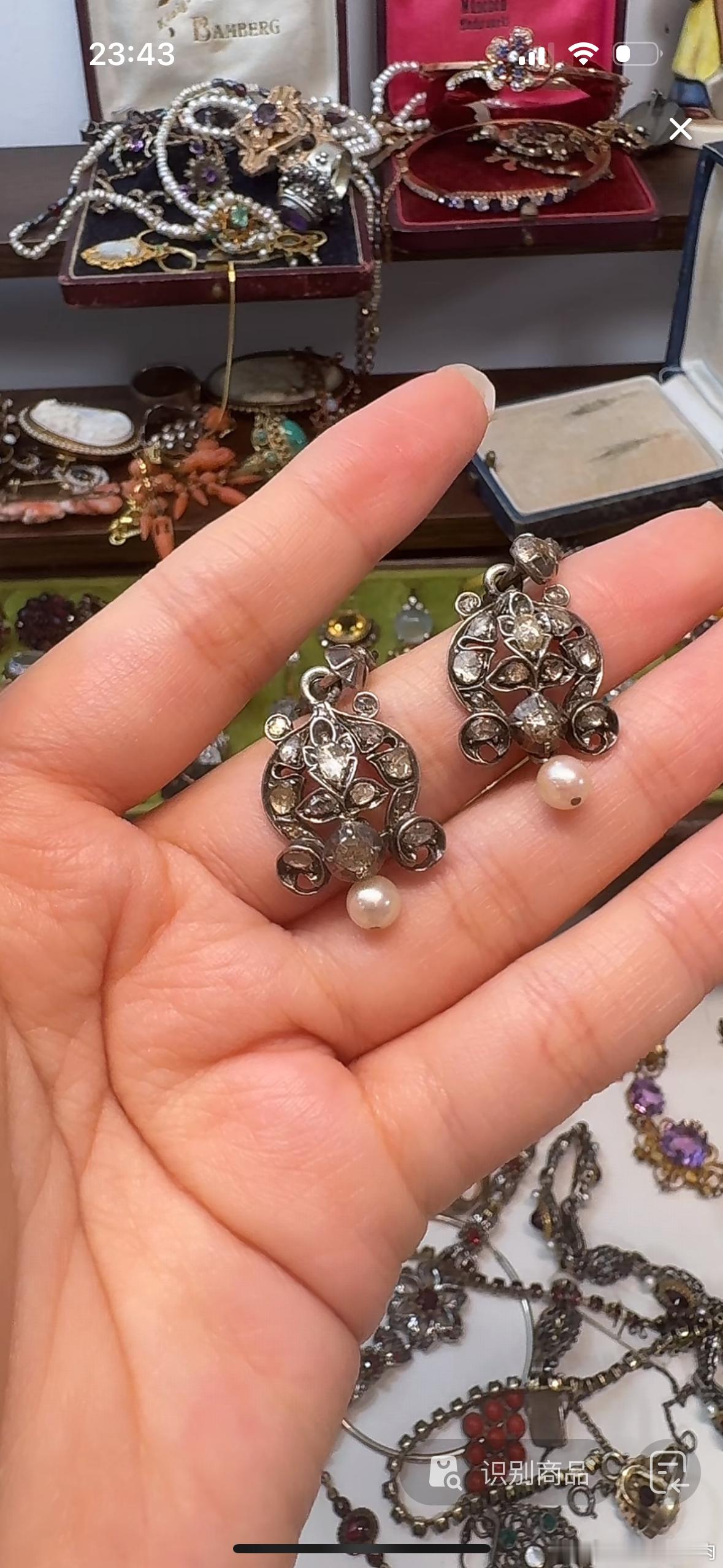 这对一万多 啊？是不是疯了 看起来像七十八块钱的 