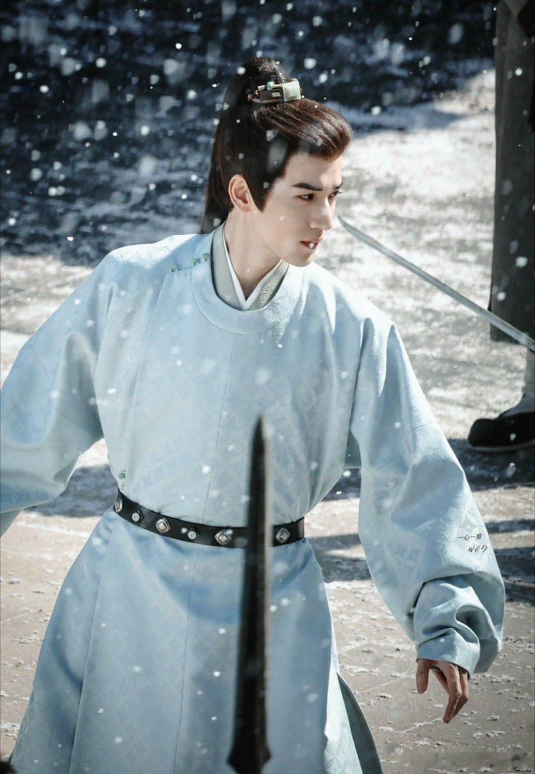 李一桐、陈星旭、王弘毅《金枝》路透🈶 