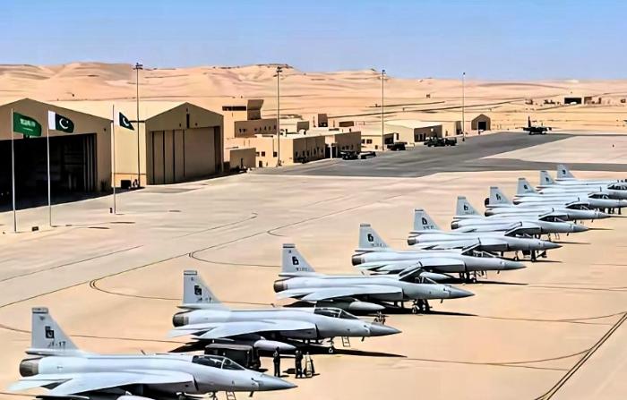 太棒了太棒了!
巴基斯坦于12日正式启用了跟伊朗的过境走廊，这下子巴铁的货想拉去