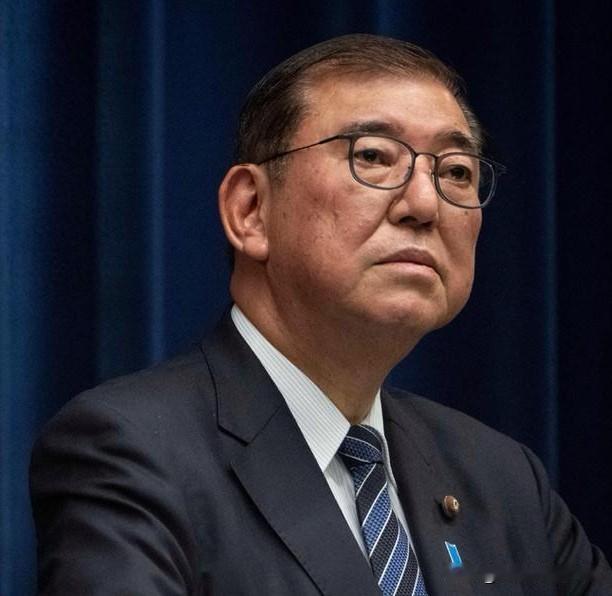 当地时间11月26日，日本前首相、资深政治家石破茂在东京发表的一场公开演讲中，就