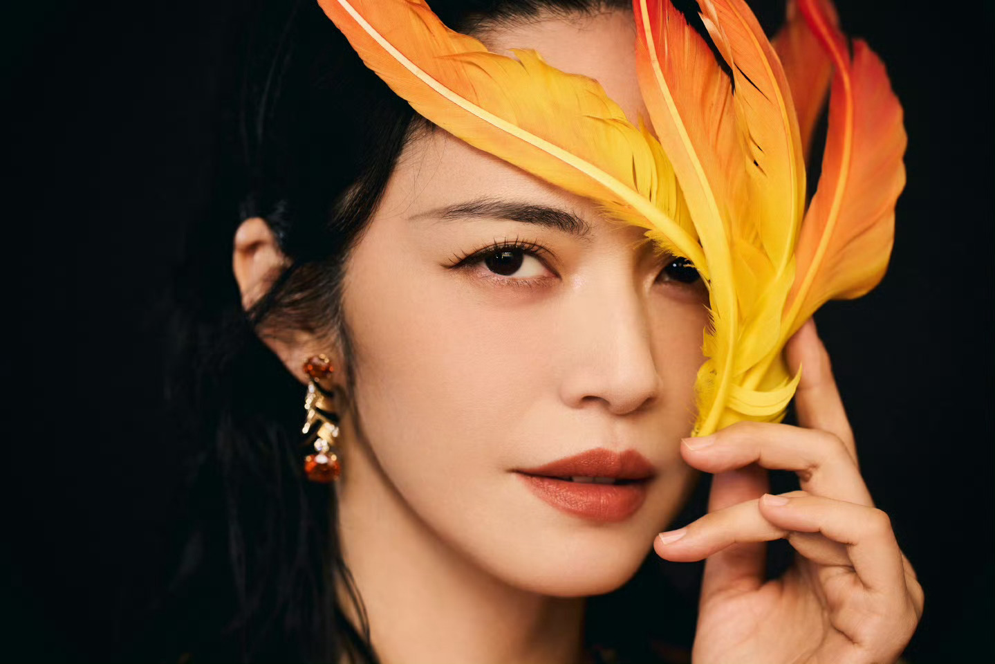 姚晨身着 Rahul Mishra 2026 春夏最新季高定搭配宝格丽高珠亮相微