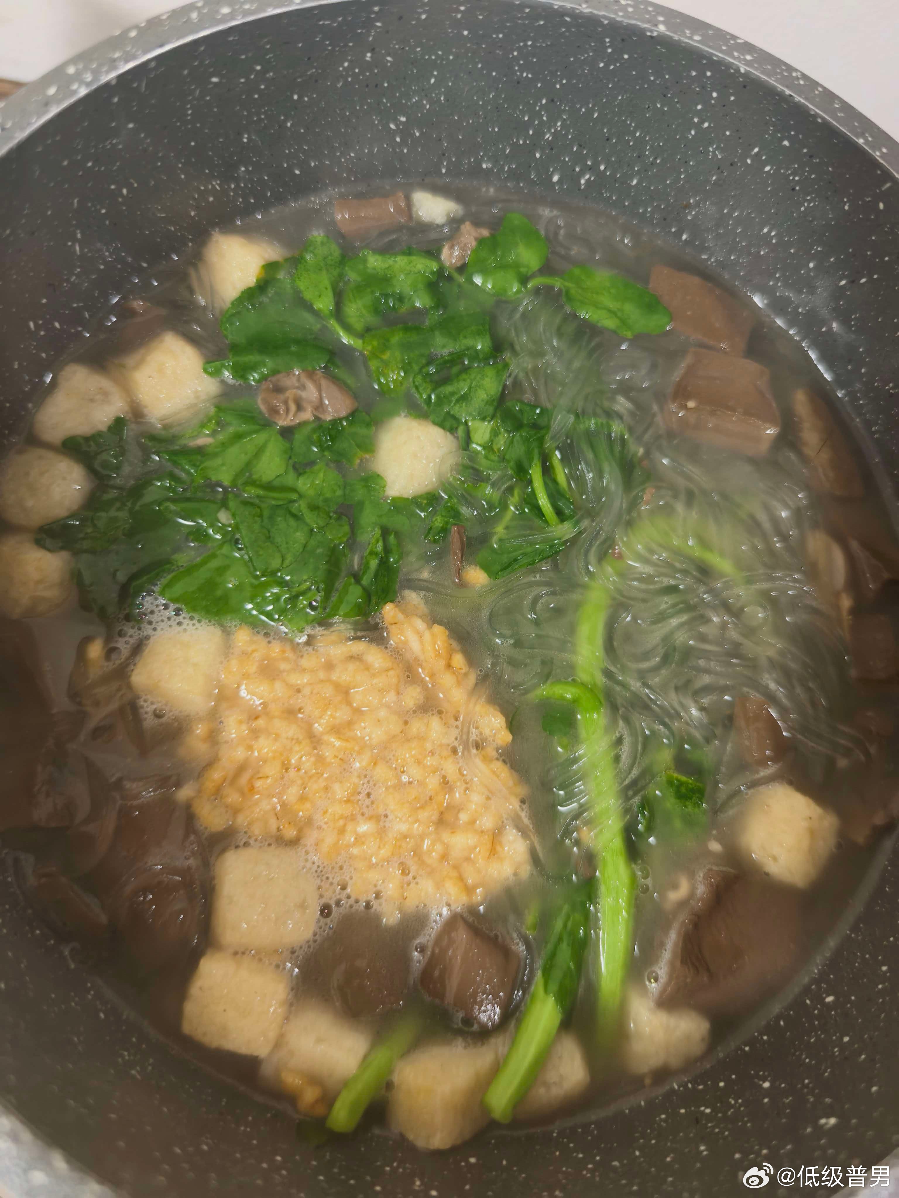 嘻嘻鸭血粉丝汤好评 