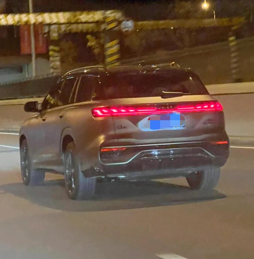 这真的是奥迪设计出来的车吗？我不是黑奥迪，因为我也是奥迪车主，但是照片里的这台车