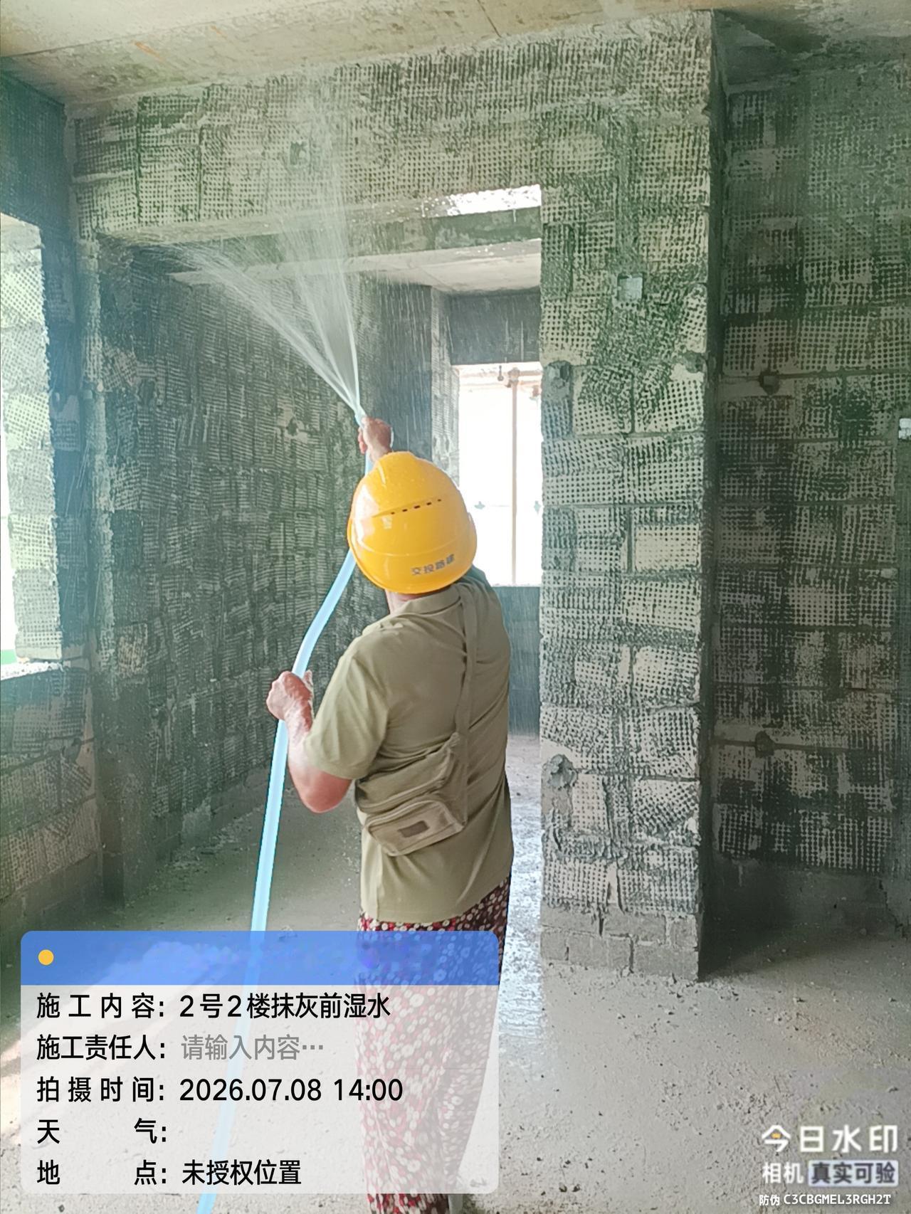 昨天凌晨一点四十，我的电话响了，一个陌生人打来的问我:“需要开铲车的吗？”说实话