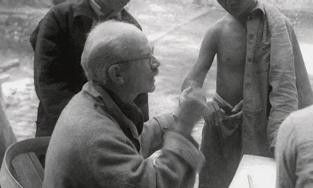 [月亮]白求恩临终前，向聂元帅提出要求：“请给我的离婚妻子拨一笔钱——我的前妻，