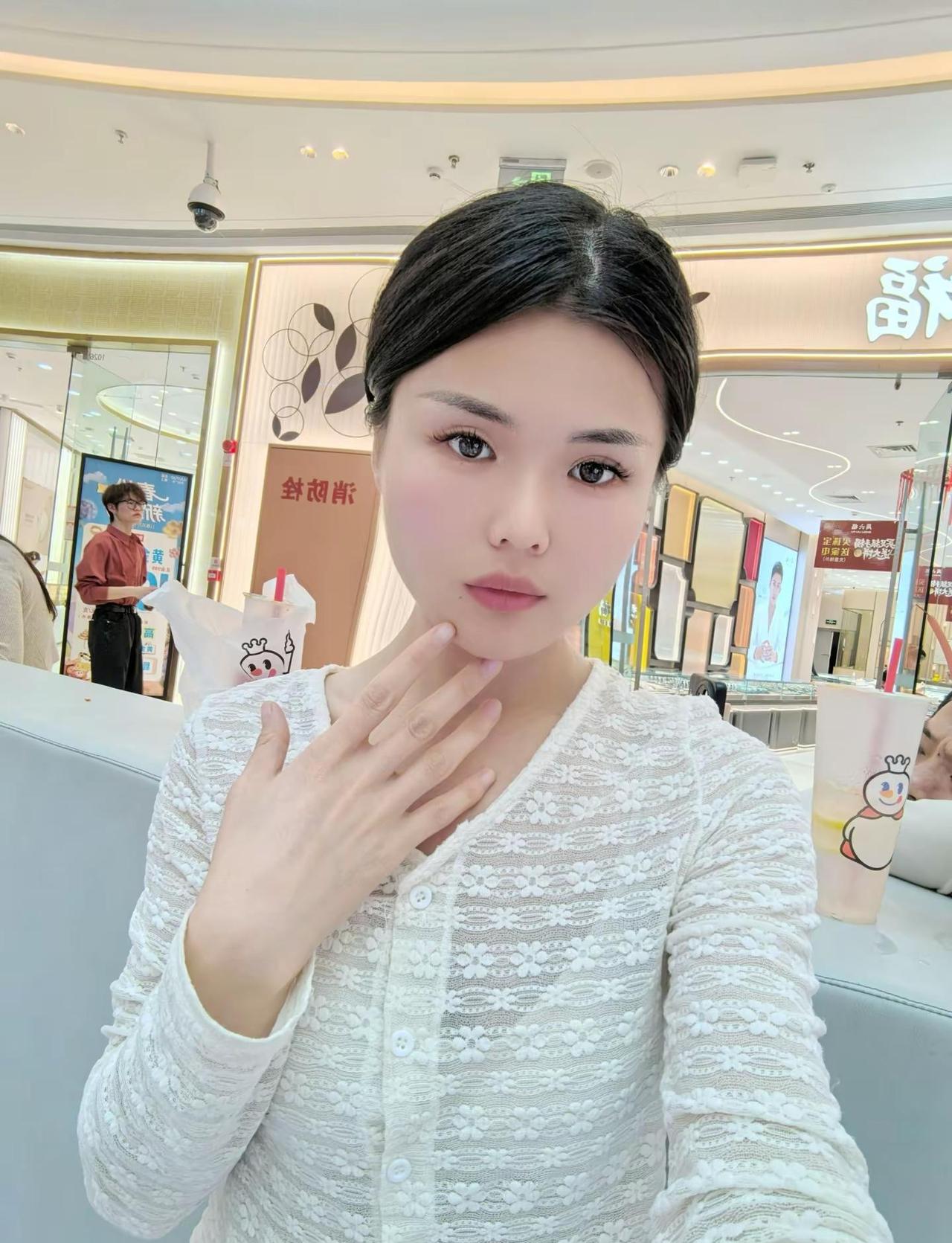 今天天气，挺 热的！