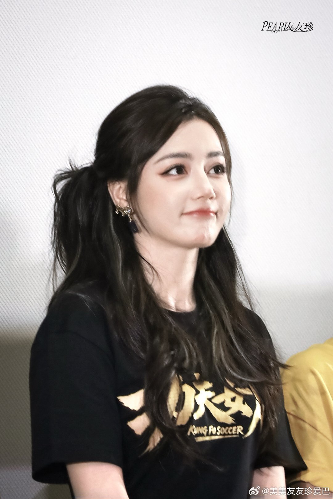 迪丽热巴白凤九 dlrb迪丽热巴功夫女足 dlrb迪丽热巴钰珑 “她身上有光，有