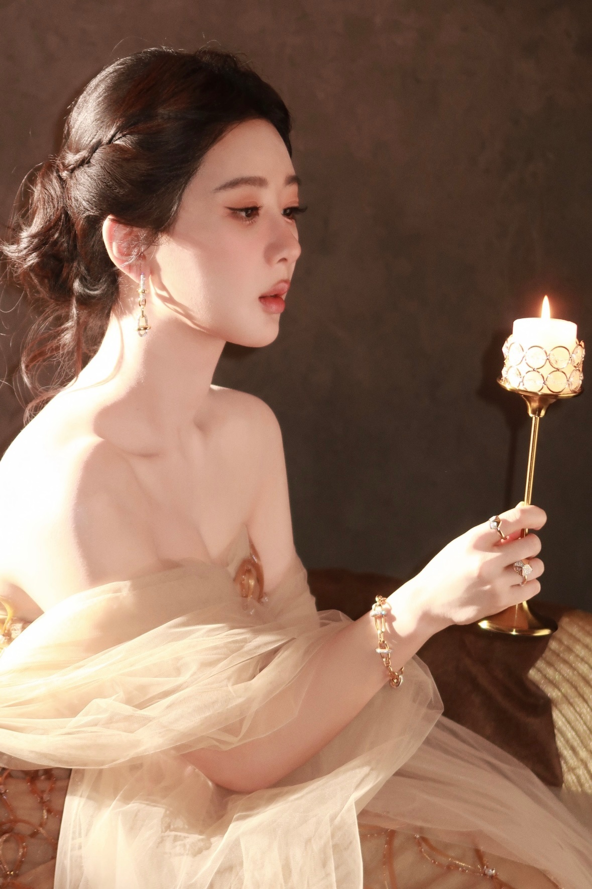 杨紫  yz杨紫董竹君yz杨紫玉兰花开君再来“你的名字是不可言说的万语千言 笔砚
