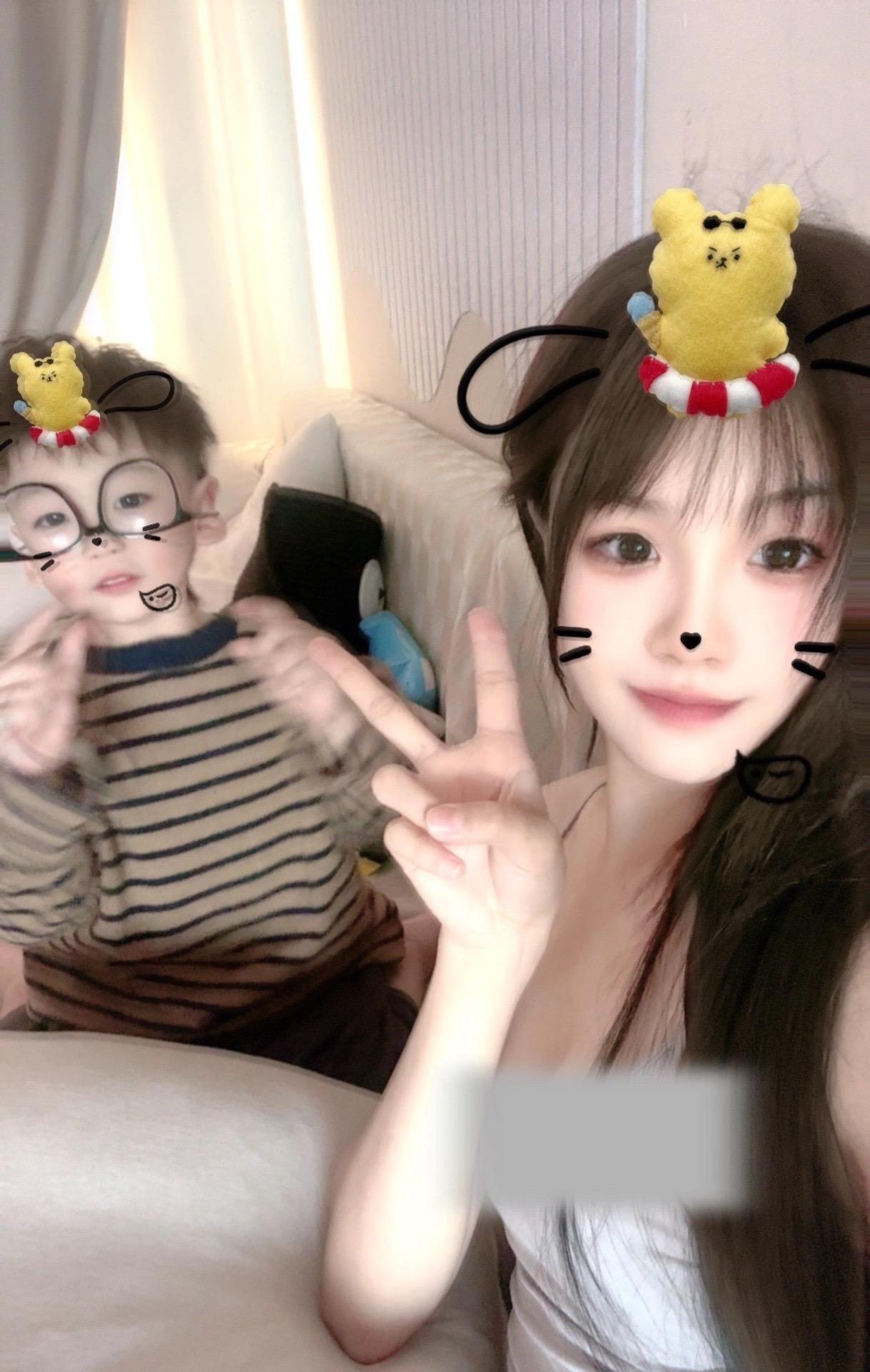 小神兽在身边 这是我的小baby啊