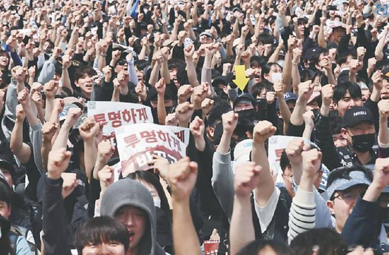 韩国李在明政府最不想遇到的事情发生了。三星电子工会宣布，工会已同意调解方案，但资