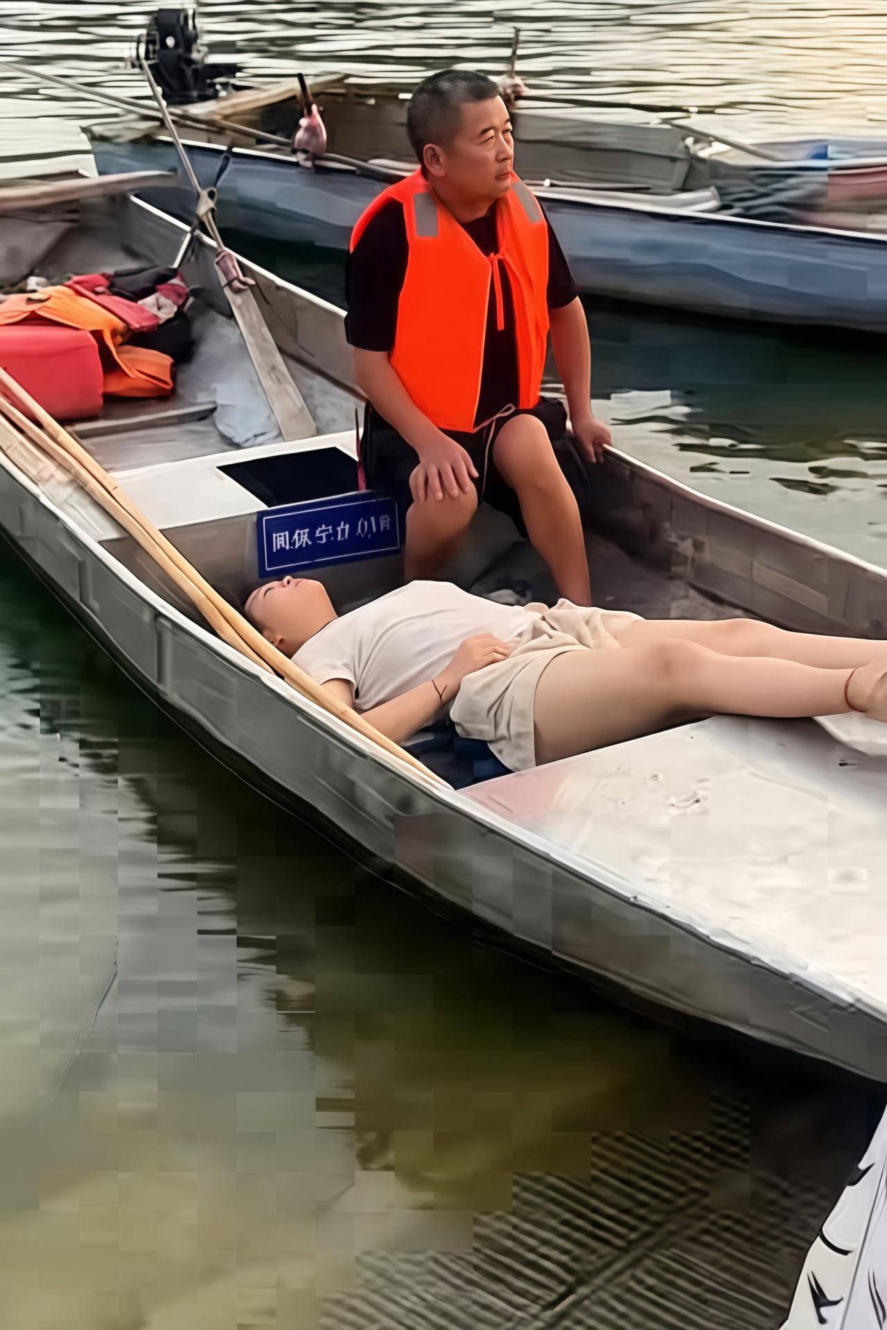 ［阆中嘉陵江二桥女子轻生被成功救援 当事人已脱离生命危险］

7月14日20时左