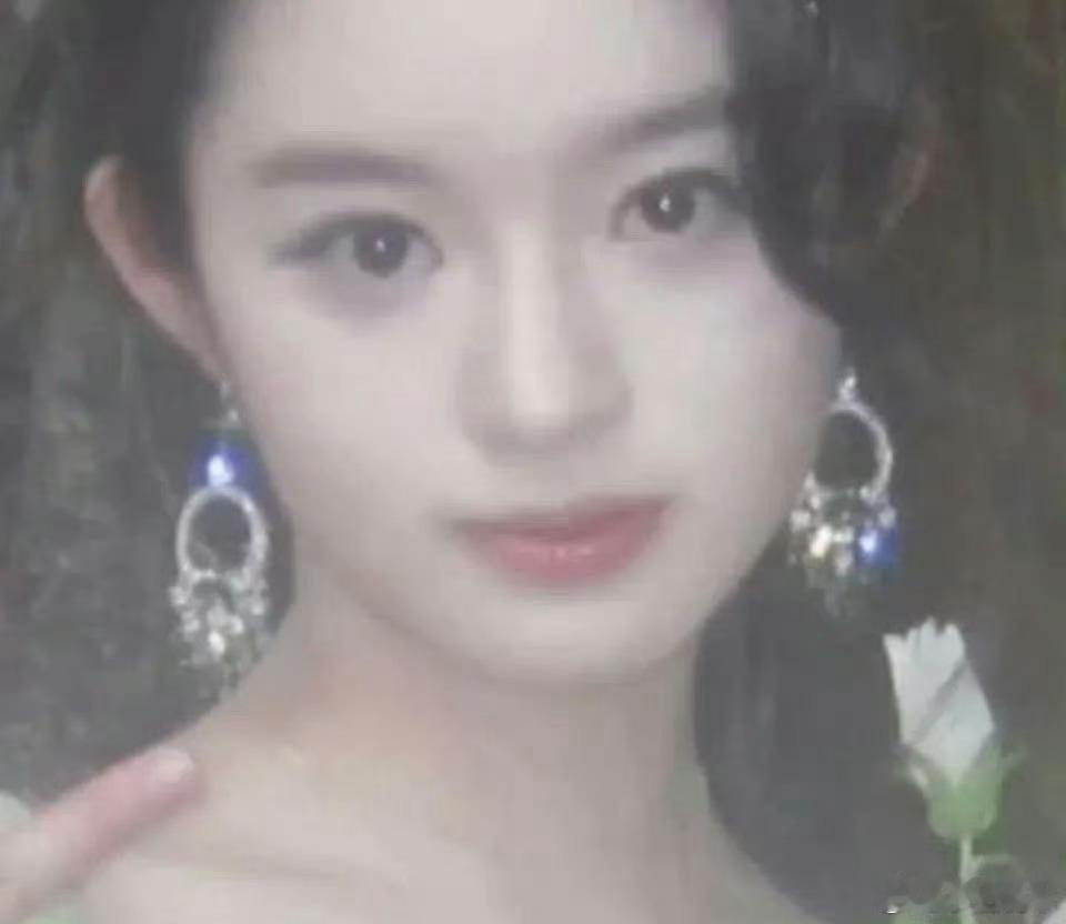 黄杨钿甜艺考合格不等于被录取只要她不是舞弊的，没有人在意她的高考，重点是她爸妈到