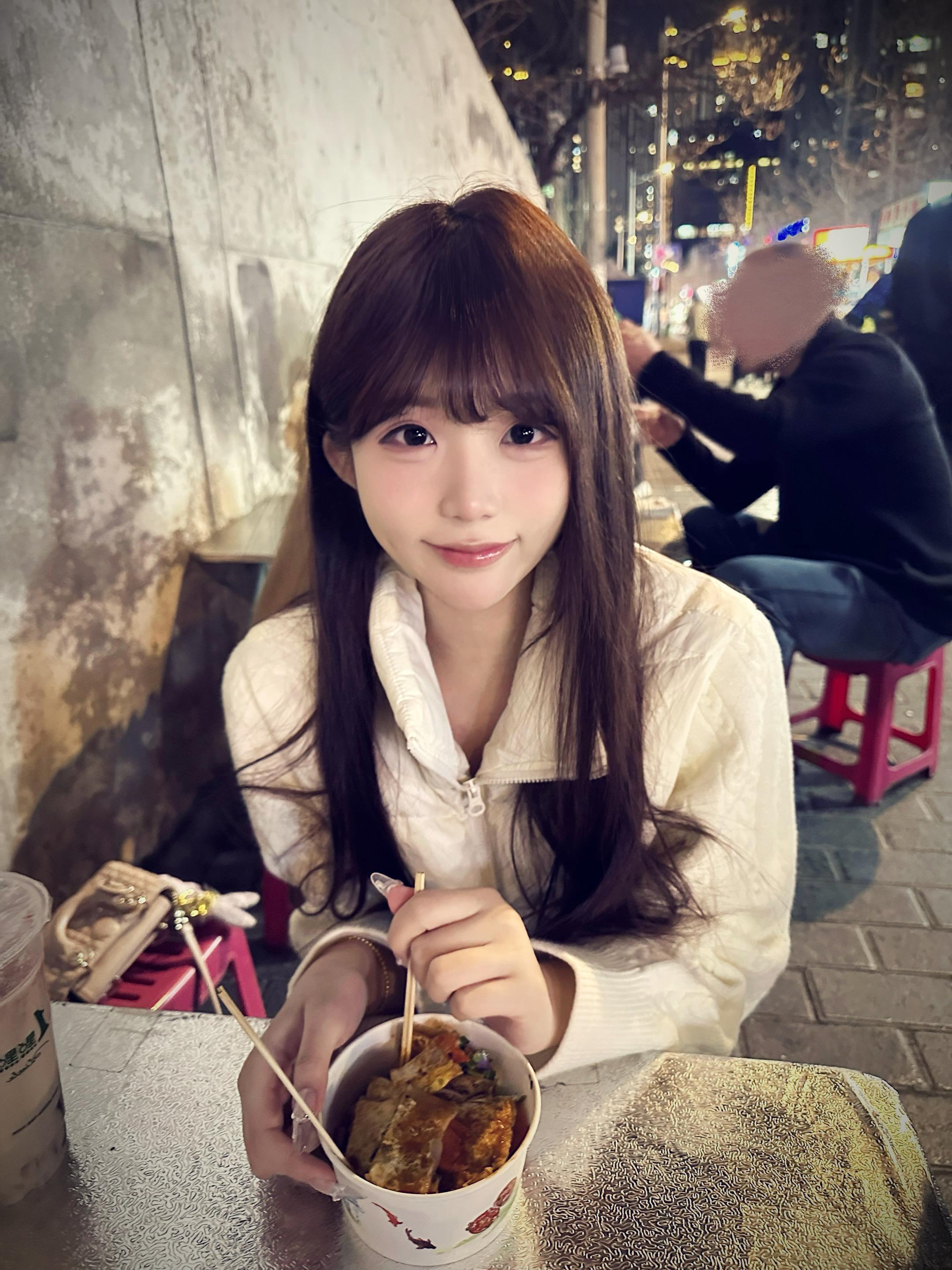 你不懂 当所有人说你不好 我们不合适 会伤害了我时 我只说了一句我愿意