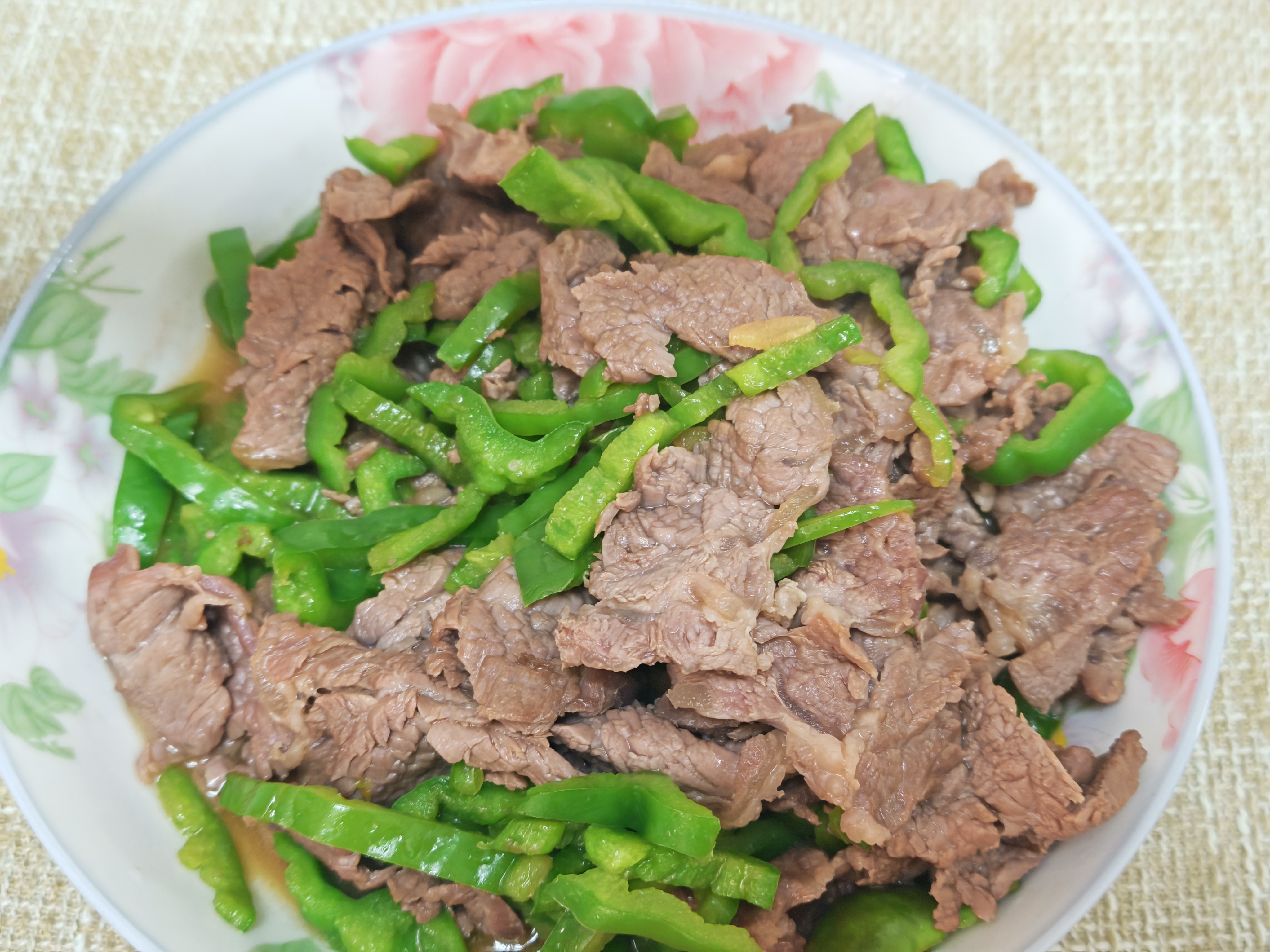 最近婆婆不在家，找了个男保姆给我跟孩子做饭吃你们觉得这几个菜值时薪多少 