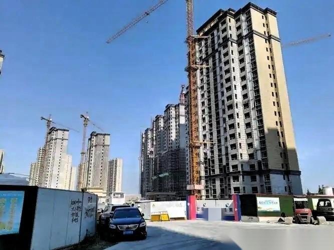 太讽刺了！黑龙江大庆，女子一时冲动，将全家的500万血汗钱借给某房地产公司，对方