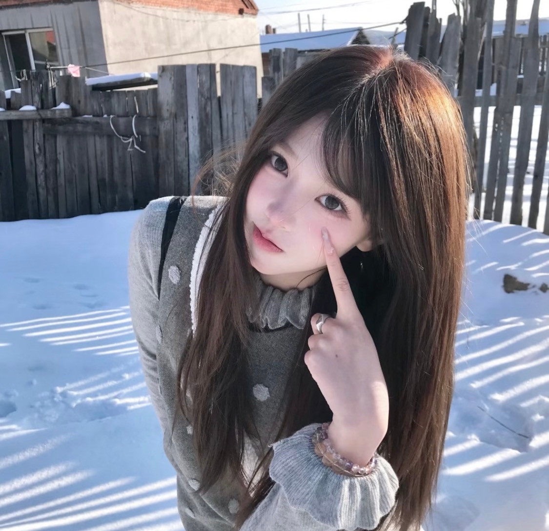 𝙒𝙚𝘾𝙝𝙖𝙩氛围感女头｜ins风｜治愈风｜甜美｜高清 | 审美累积 