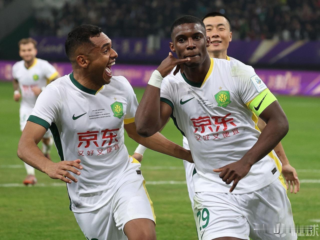 国安是冠军，先高兴一会再说…这场比赛国安队夺冠真是实至名归啊！国安队能赢，经验、