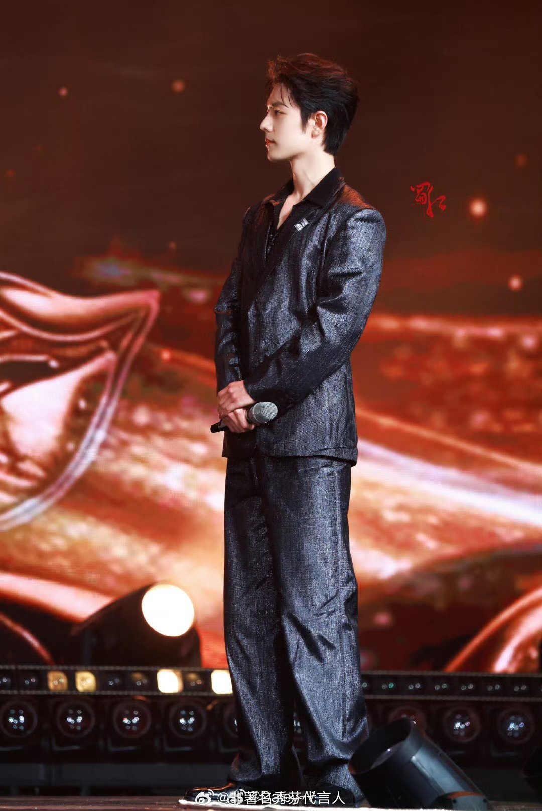 肖战 蝴蝶结气质真的非常出群了 