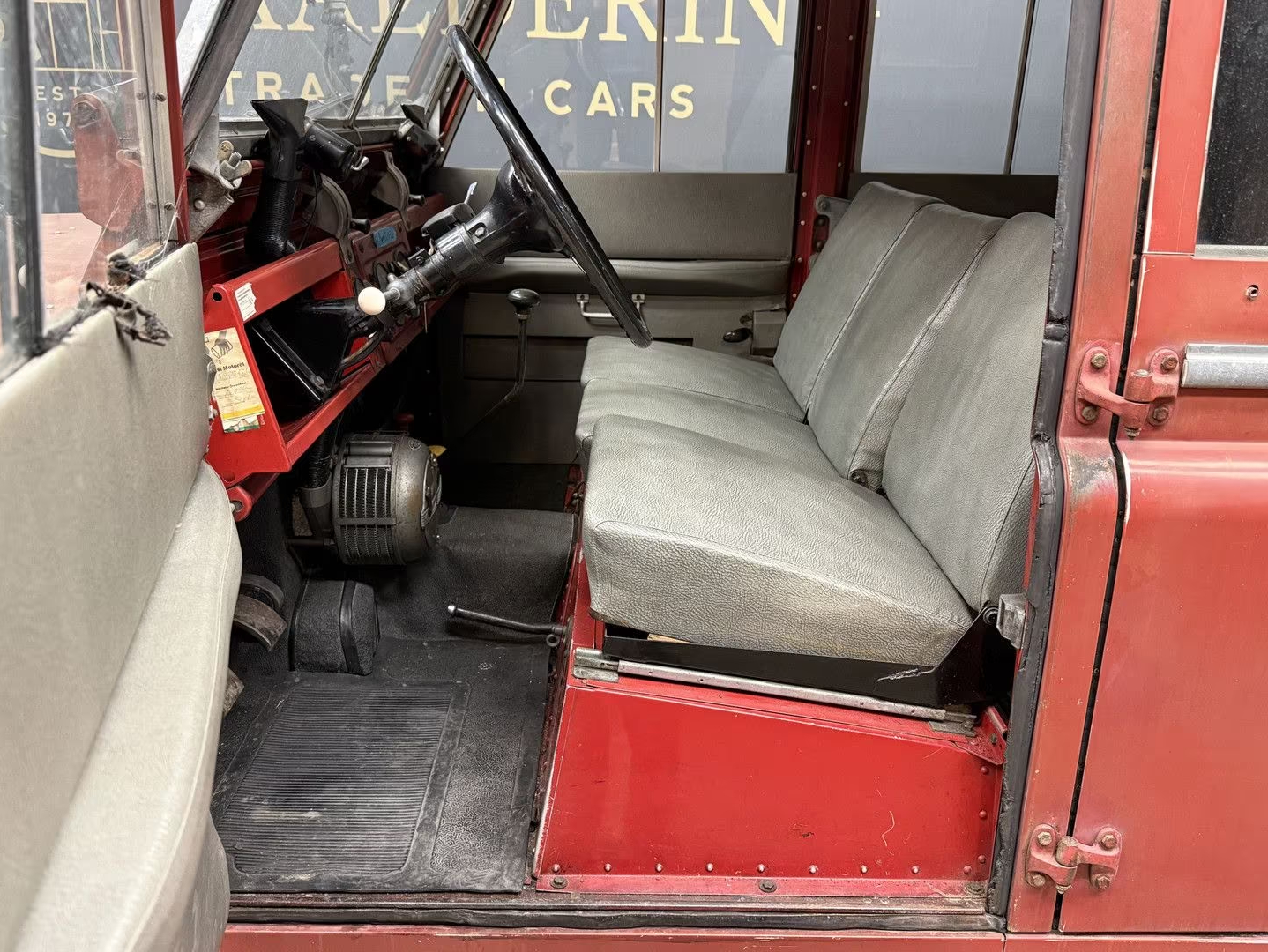 好车分享 1962 Land Rover Series II，当年的双层车顶设计