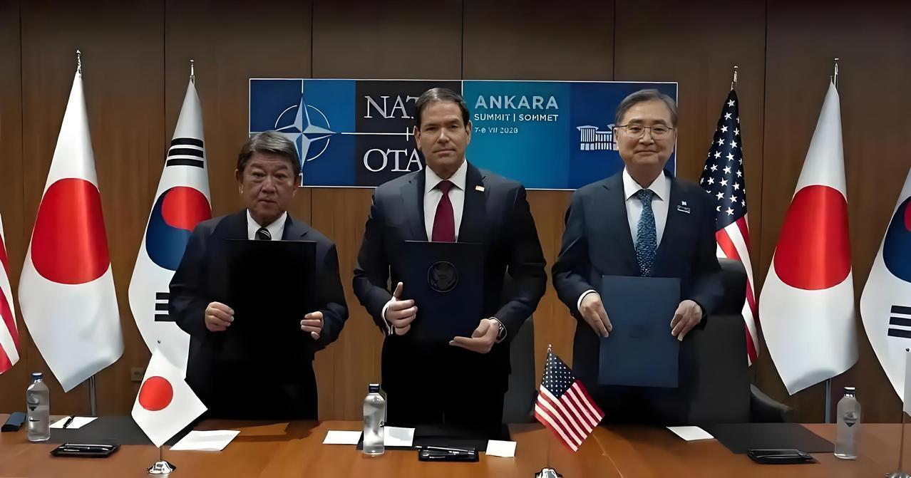 美国务卿鲁比奥跟日韩外长在纽约碰了个头，会后声明里塞了一句“包括核能力”。
有一