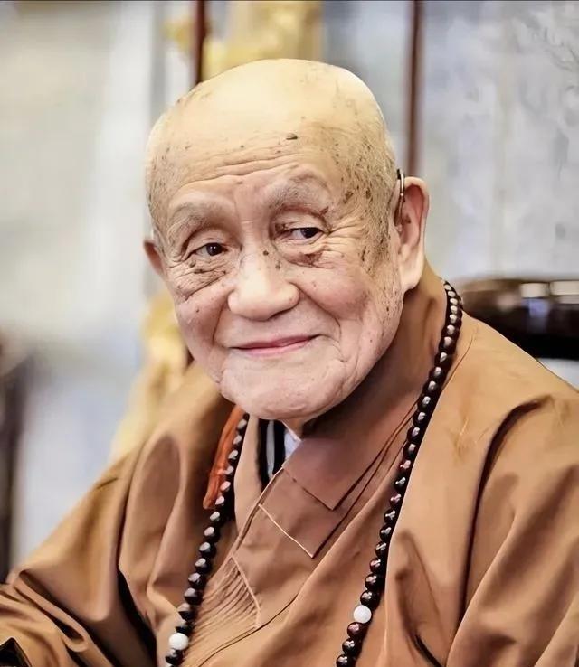 人老了才能知道的真相：“不管你多疼孙子外孙，长大以后都不会跟你亲；不管你多讲卫生