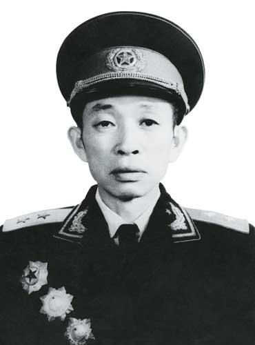 必须给王必成中将点个赞！这位从湖北麻城走出的开国中将，作战那叫一个勇猛，被群众称