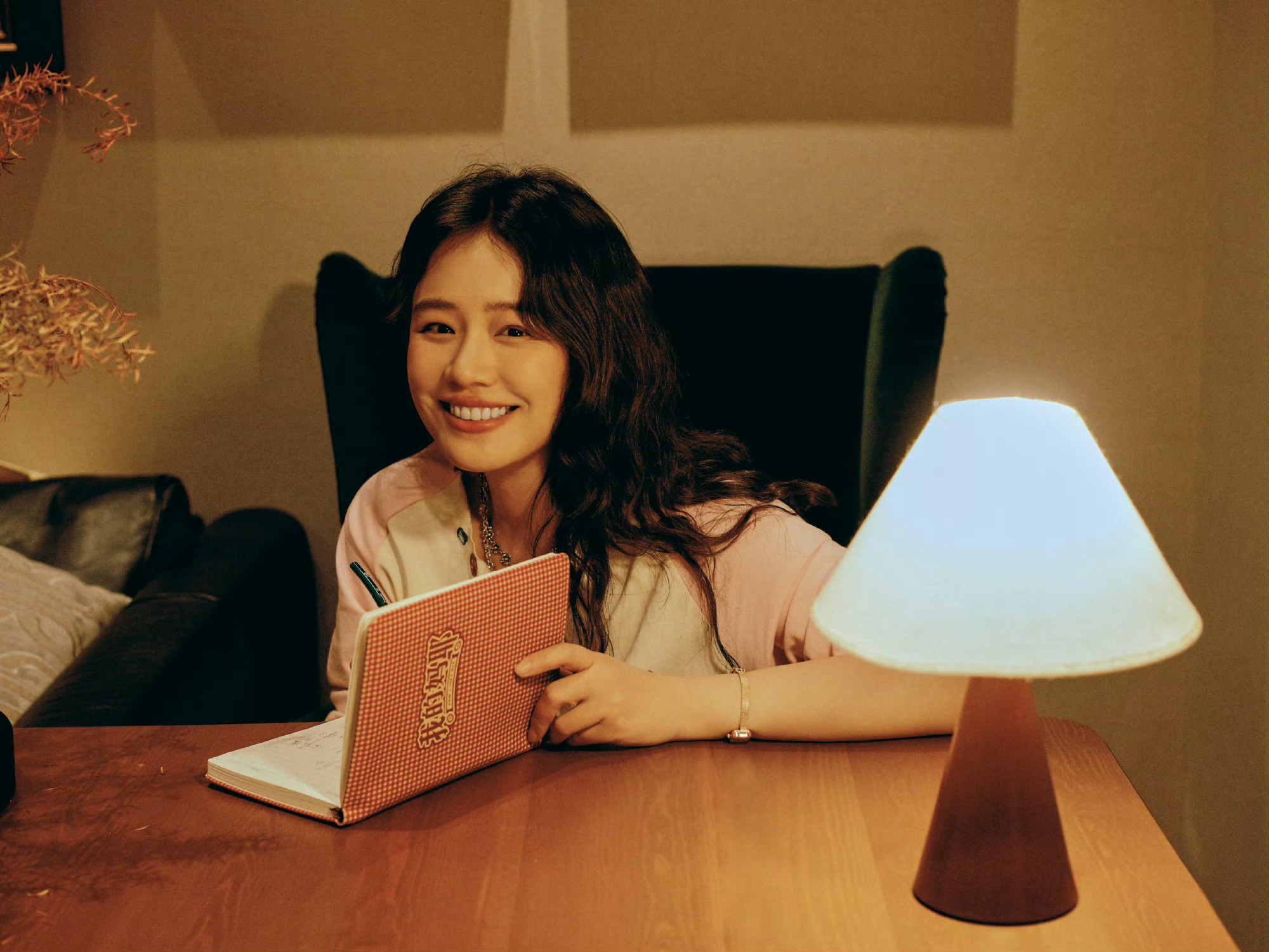  马思纯说影后只代表过去那部电影 马思纯在采访中表示，影后是很大的奖赏和惊喜，但