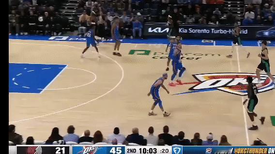 杨瀚森今天投中个人NBA第一个三分球！开拓者目前大比分落后雷霆