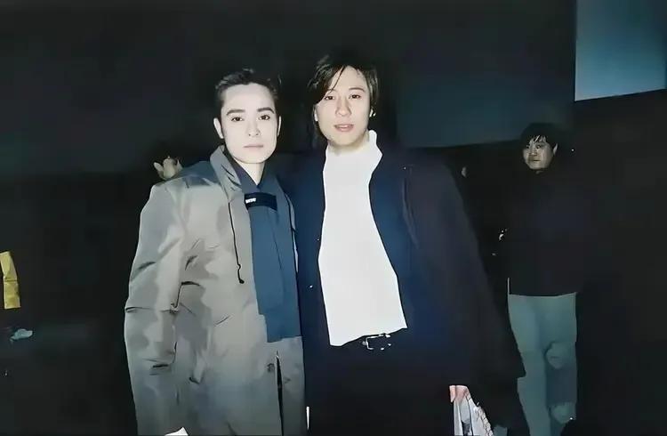 陈汝佳和解晓东老照片，可惜陈汝佳早已离开人世，小时候听着陈汝佳的歌长大，感觉他又