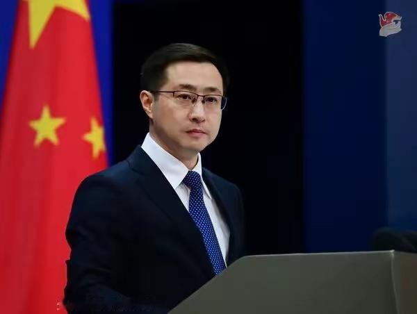 7月21日，外交部发言人林剑在回答日本共同社记者针对中国军舰在日本“专属经济区”