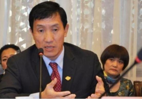 “中国拿什么挑战美国？人均收入只有人家的8%！”就是这位中国经济领域专家-黄亚生