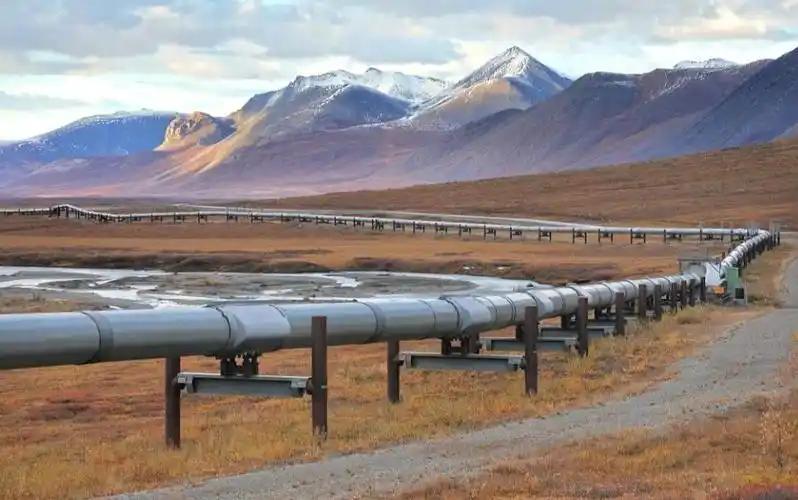 俄能源命脉遭暴击，日损200万桶出口，高油价红利成镜花水月。

中东油价飙破 1