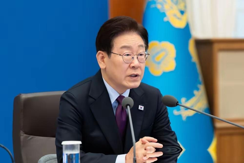 李在明的反日立场挺值得玩味。今年光复节他宣布重启亲日旧账清算，把吵了八十年的历史