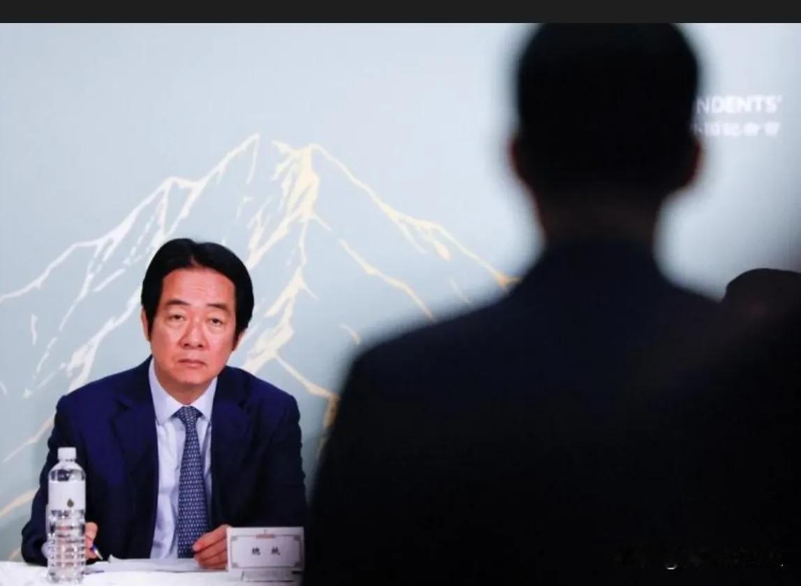赖清德召开记者会继续顽抗

赖清德星期四（6月18日）早上在台北宾馆与国际媒体茶