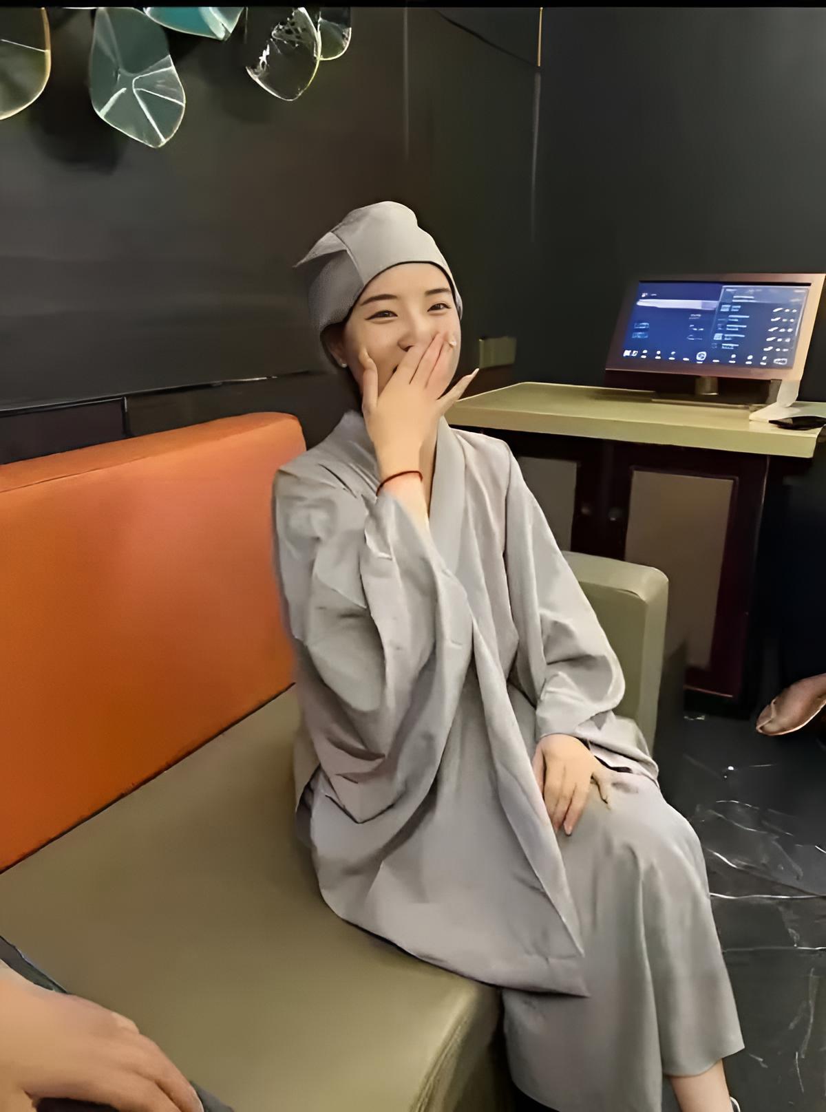 新时代的和尚与时俱进，完全没有条条框框的限制，比封建时期的活动范围自由多了，爱好
