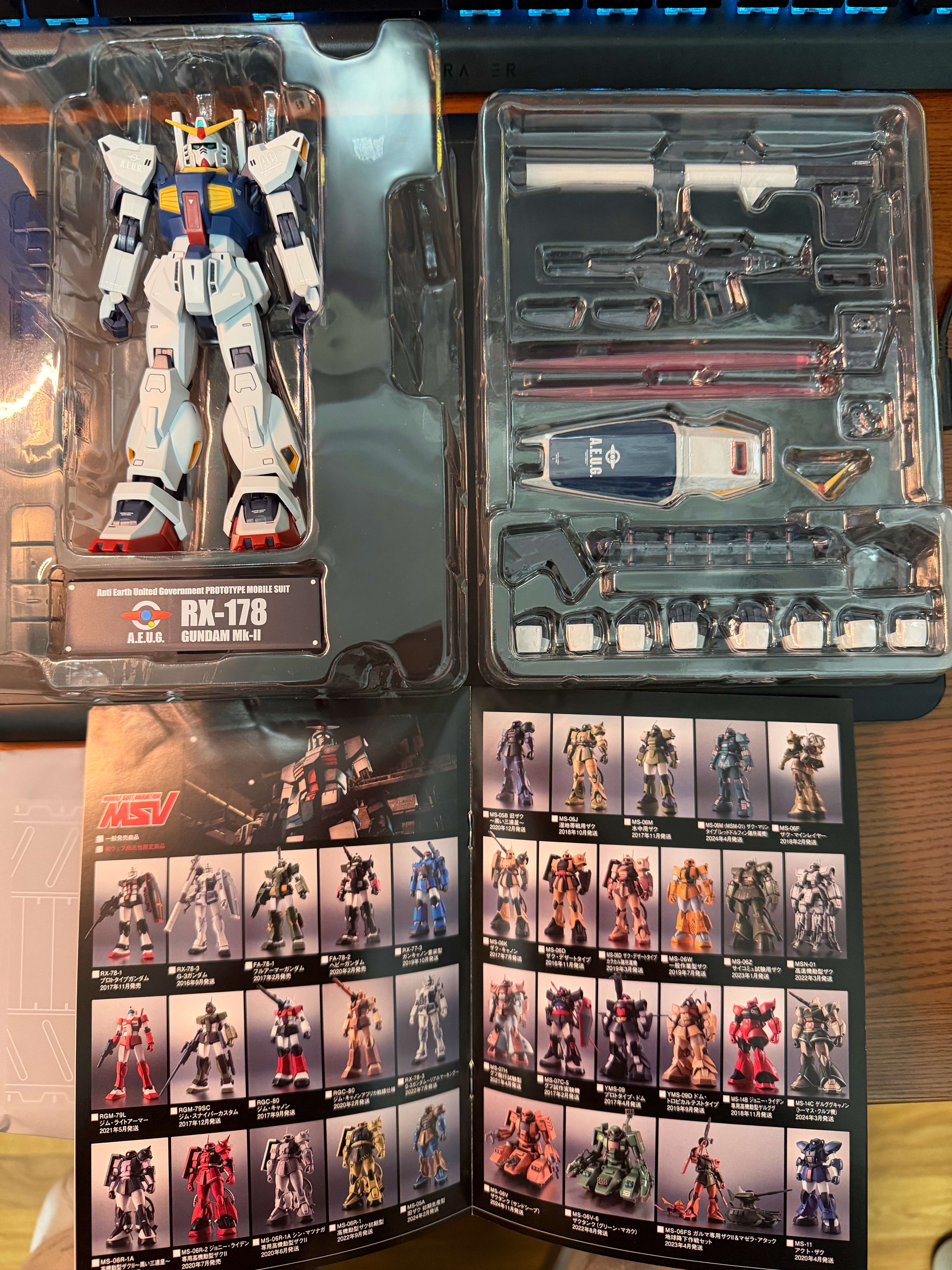 魂限涂装版白兔也到了，附带那本MSV目录图册好评，属于买图册送模型了本体确实顶，