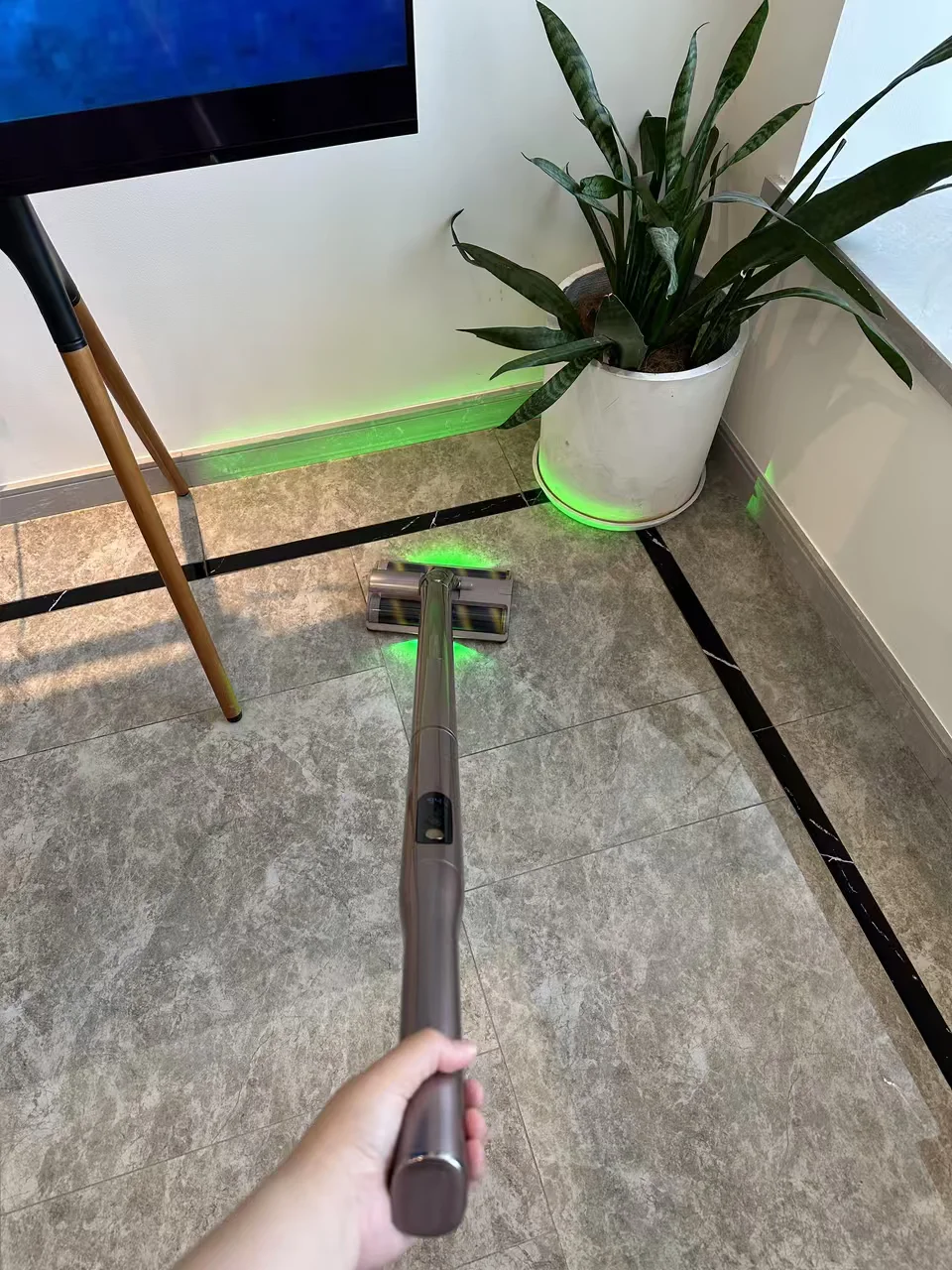 周末不用大扫除全靠追觅air轻灵吸尘器！