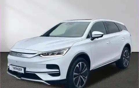 太令我震撼了！比亚迪唐，在欧洲卖8万欧，合人民币64万，妥妥豪车啊，在国内也就2