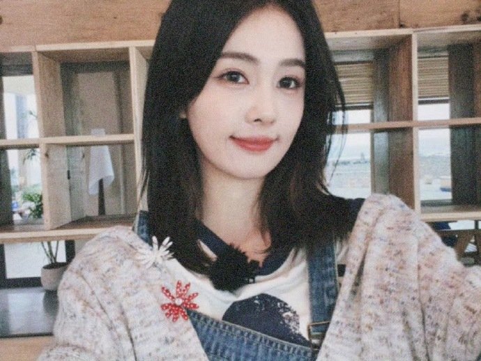 白鹿今天完成任务要撤退了 白鹿顺利收工撤退，告别这段治愈旅程，再见不负遇见～亲爱