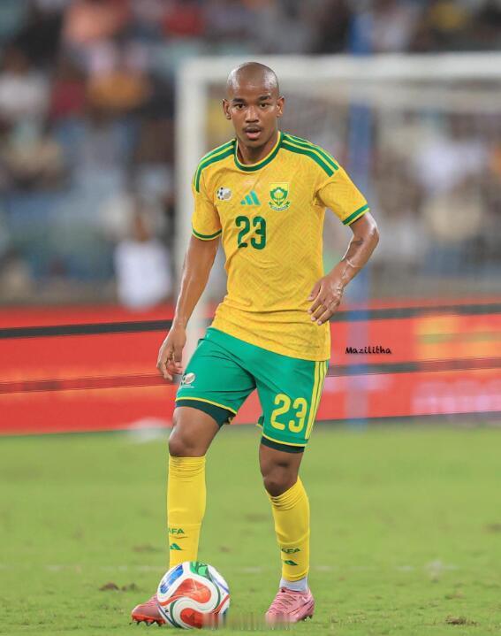南非国脚美加墨世界杯后离世 💔 据《Soccer Laduma》等多家非洲媒体