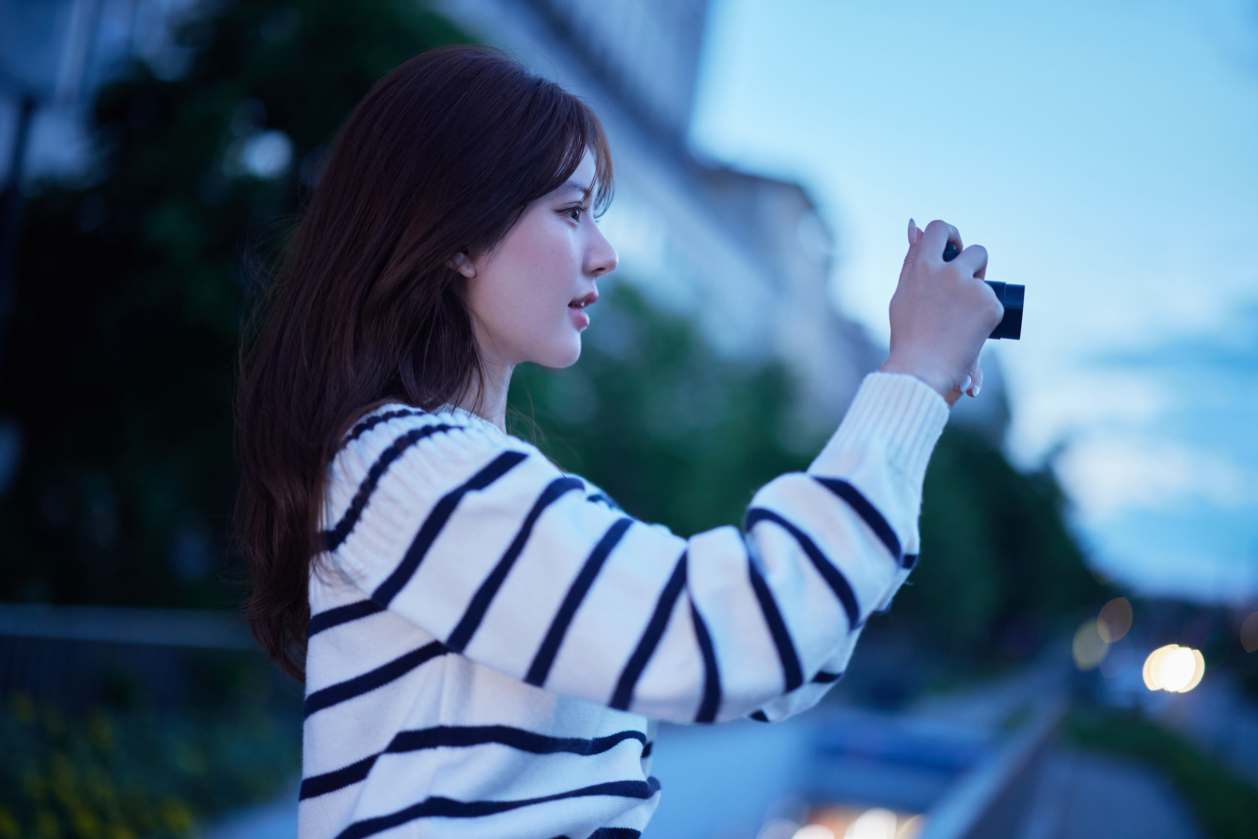 赵露思  看到那件衣服就去找了这组图了 好喜欢吧